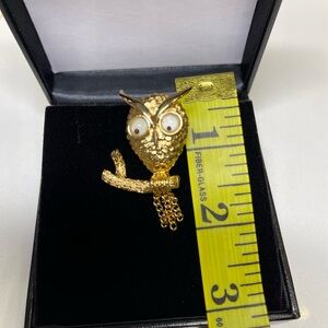 Avon Gold Owl Brooch with Intricate Detailing